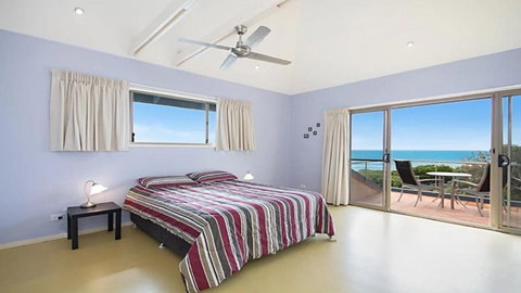 Absolute Beachfront At Hastings - Accommodation Whitsundays 1
