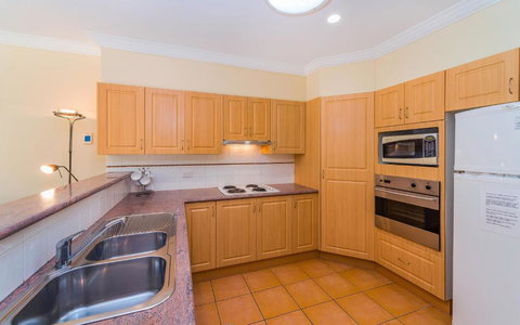 Oceania Cottage LJHooker Yamba - Accommodation Whitsundays 6