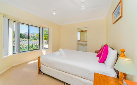 Oceania Cottage LJHooker Yamba - Accommodation Whitsundays 3