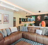 Spacious 2 Bedroom Apartment in Ascot With Large Private Garden - Accommodation Whitsundays