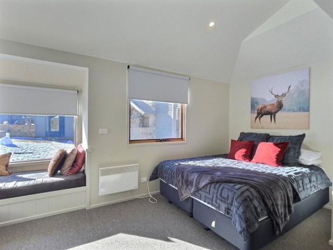 Vertical Limit - Accommodation Whitsundays 2