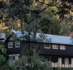 Walhalla Coach House - Accommodation Whitsundays