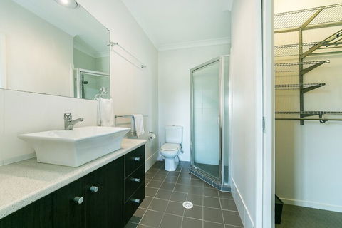 Redcliffe Holiday Accommodation - Accommodation Whitsundays 7