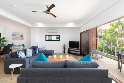 Absolute Airlie Central Airlie Beach - Accommodation Whitsundays 1