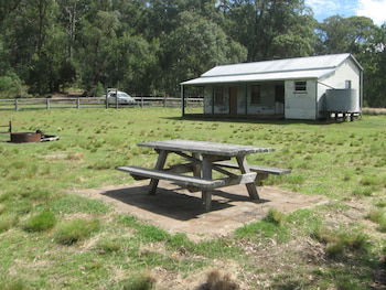 Brackens Hut - Accommodation Whitsundays 6