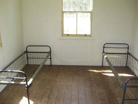 Brackens Hut - Accommodation Whitsundays 2