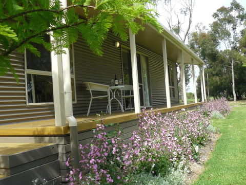 Camawald Coonawarra Cottage B & B - Accommodation Whitsundays 2