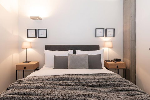 Luxury East Melbourne Apartment - Accommodation Whitsundays 3