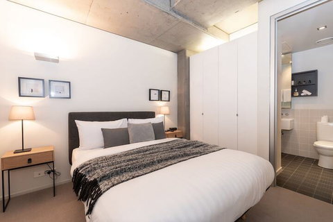 Luxury East Melbourne Apartment - Accommodation Whitsundays 6