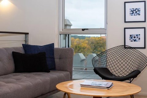 Luxury East Melbourne Apartment - Accommodation Whitsundays 5