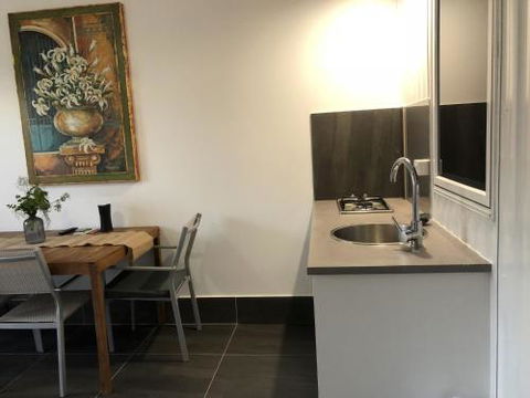 Coonawarra Cabins Unit B - Accommodation Whitsundays 1