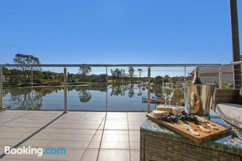 Cypress Townhouse 23 Suite - Accommodation Whitsundays 0