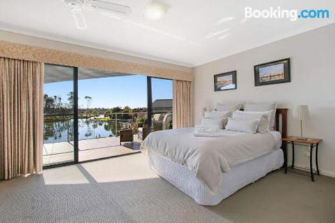 Cypress Townhouse 23 Suite - Accommodation Whitsundays 6