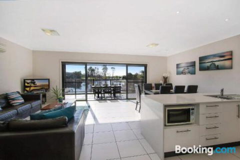 Cypress Townhouse 23 Suite - Accommodation Whitsundays 1