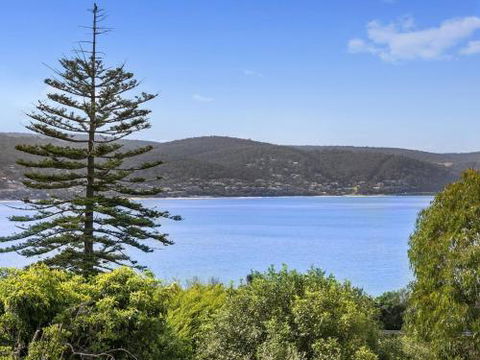 APARTMENT 29 PACIFIC APARTMENTS Grand Escape With Ocean Views - Accommodation Whitsundays 0