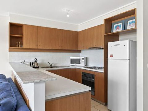 APARTMENT 29 PACIFIC APARTMENTS Grand Escape With Ocean Views - Accommodation Whitsundays 6