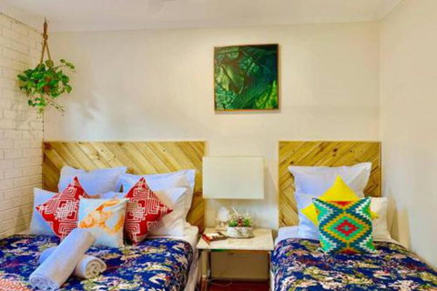 PARADISE COURT VILLA 1 Free Wifi - Accommodation Whitsundays 2