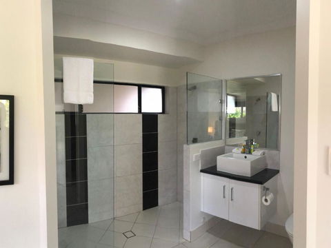 Cooya Beach Ultimate Tropical Getaway - Accommodation Whitsundays 2