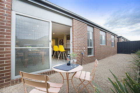 BOUTIQUE STAYS - Carinya - Accommodation Whitsundays 0