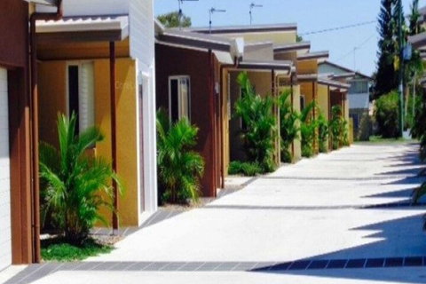 2 BDR Sea Side Guesthouse - Accommodation Whitsundays 0