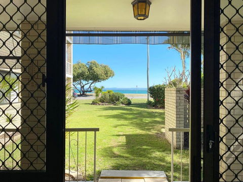 Dolphin View On South Esplanade - Accommodation Whitsundays 4