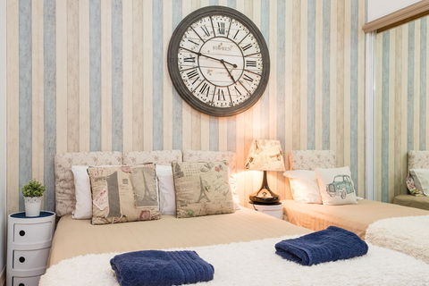 The Clock House Beachfront - Accommodation Whitsundays 4