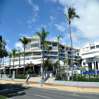 1 BDR / Apt / Foxtel / WiFi / Pool / Parking / Spa / Urangan - Accommodation Whitsundays 1