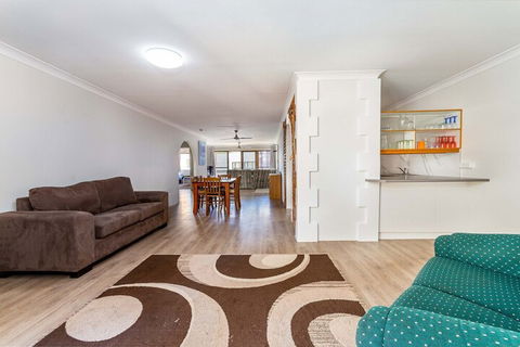 Great Location Close To Waterfront Shops Restaurants & Cafes. - Accommodation Whitsundays 6