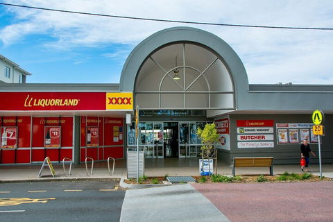 Spectacular Unit Overlooking Pumicestone Passage Welsby Pde Bongaree - Accommodation Whitsundays 1