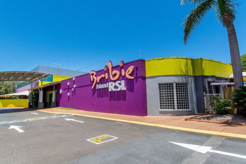 Spectacular Unit Overlooking Pumicestone Passage Welsby Pde Bongaree - Accommodation Whitsundays 2