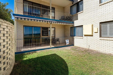 Great Views Ground Floor Unit Clearview Apartments South Esplande Bongaree - Accommodation Whitsundays 1