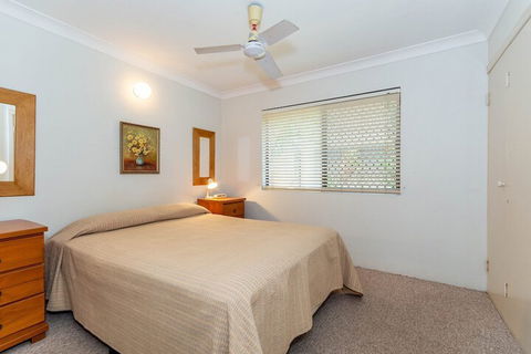Great Views Ground Floor Unit Clearview Apartments South Esplande Bongaree - Accommodation Whitsundays 3