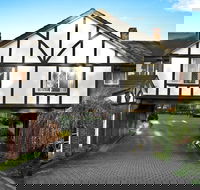 Elizabethan Lodge - Accommodation Whitsundays