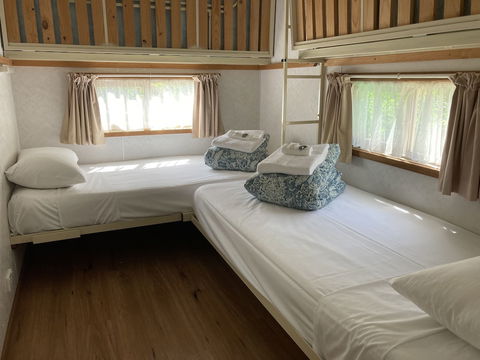 Daysy Hill Country Cottages - Accommodation Whitsundays 1