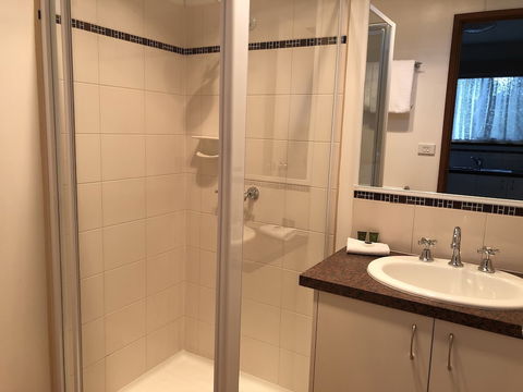 Daysy Hill Country Cottages - Accommodation Whitsundays 5