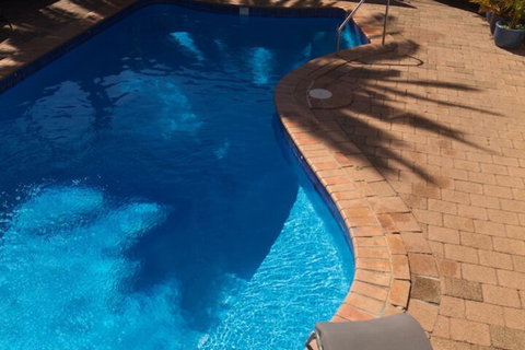 Tuncurry Motor Lodge - Accommodation Whitsundays 3