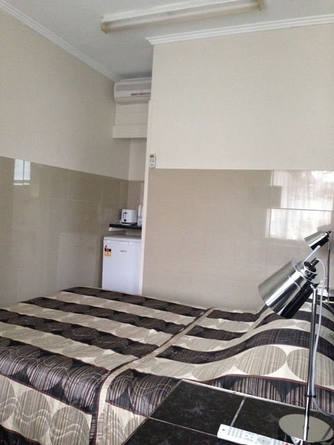Avalon Motel - Accommodation Whitsundays 4