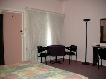 Avalon Motel - Accommodation Whitsundays 3
