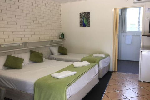 Paradise Lodge Motel - Accommodation Whitsundays 7