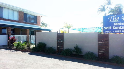 Rover Holiday Units - Accommodation Whitsundays 2