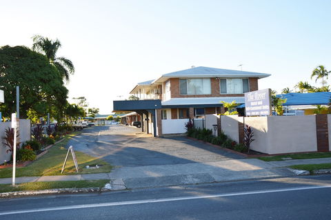 Rover Holiday Units - Accommodation Whitsundays 0