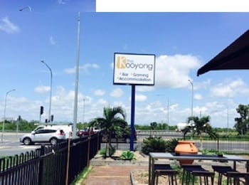 Kooyong Hotel - Accommodation Whitsundays 0