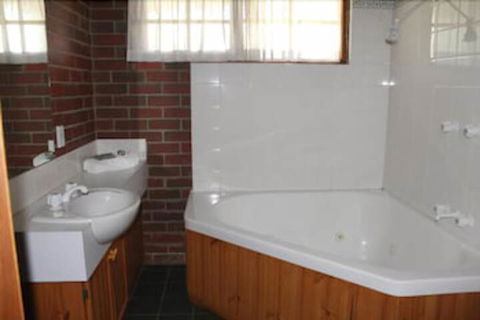 Aristocrat Waurnvale Motel - Accommodation Whitsundays 4