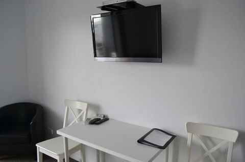 Belmercer Motel - Accommodation Whitsundays 2