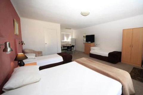 Bella Villa Motor Inn - Accommodation Whitsundays 5