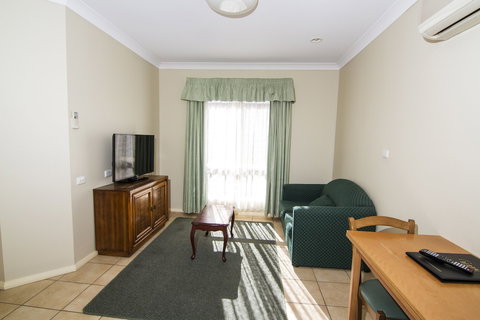 Green Gables Motel - Accommodation Whitsundays 4