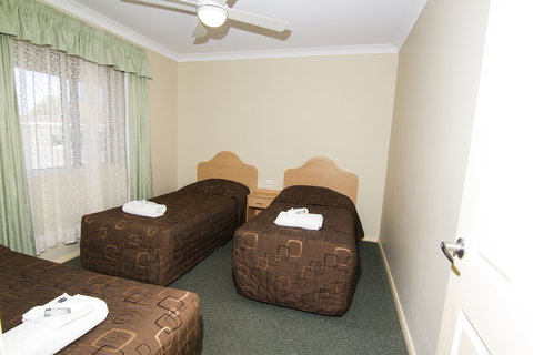 Green Gables Motel - Accommodation Whitsundays 2