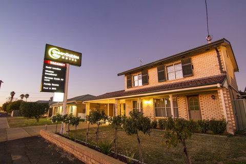 Green Gables Motel - Accommodation Whitsundays 1