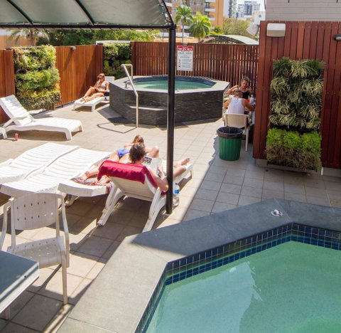 Chilli's Backpackers - Hostel - Accommodation Whitsundays 1