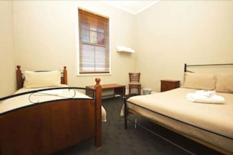 Peden's Hotel - Accommodation Whitsundays 5